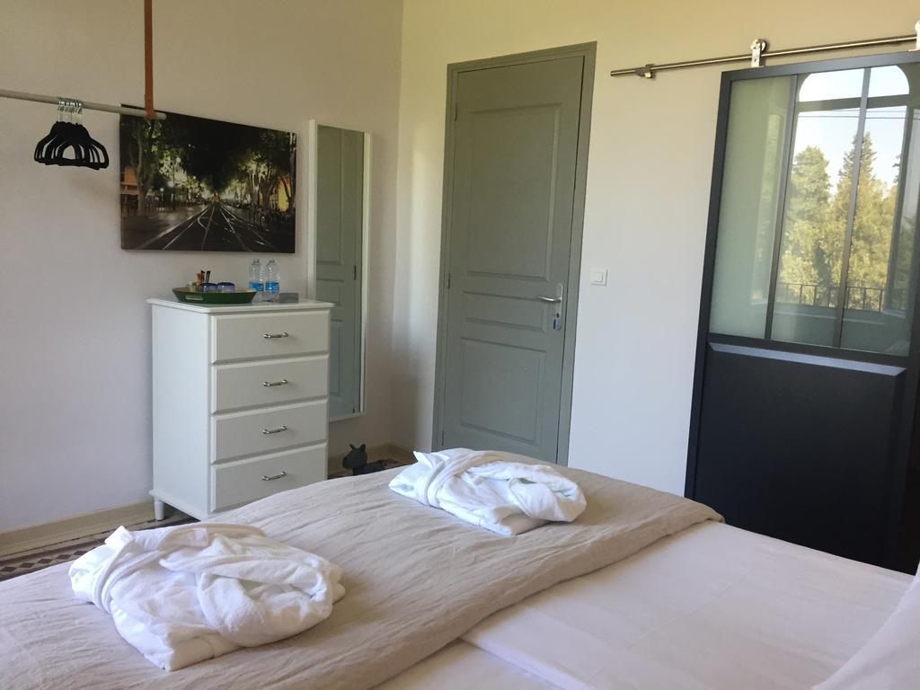 Bed and Breakfast Mas De Mariette Noves Exterior foto